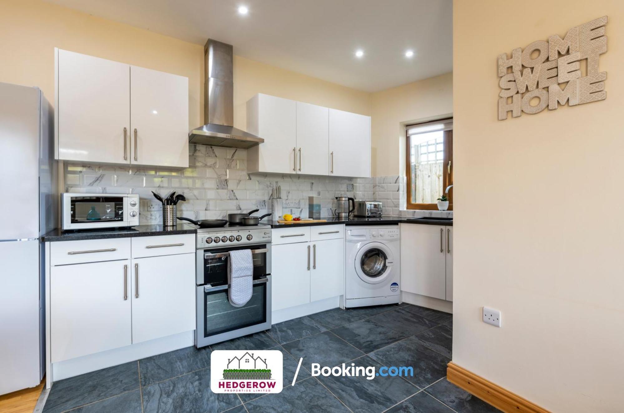 Secure 2-bed Escape For 6 With Tranquil Garden L Special Deals L Last-minute Deals L