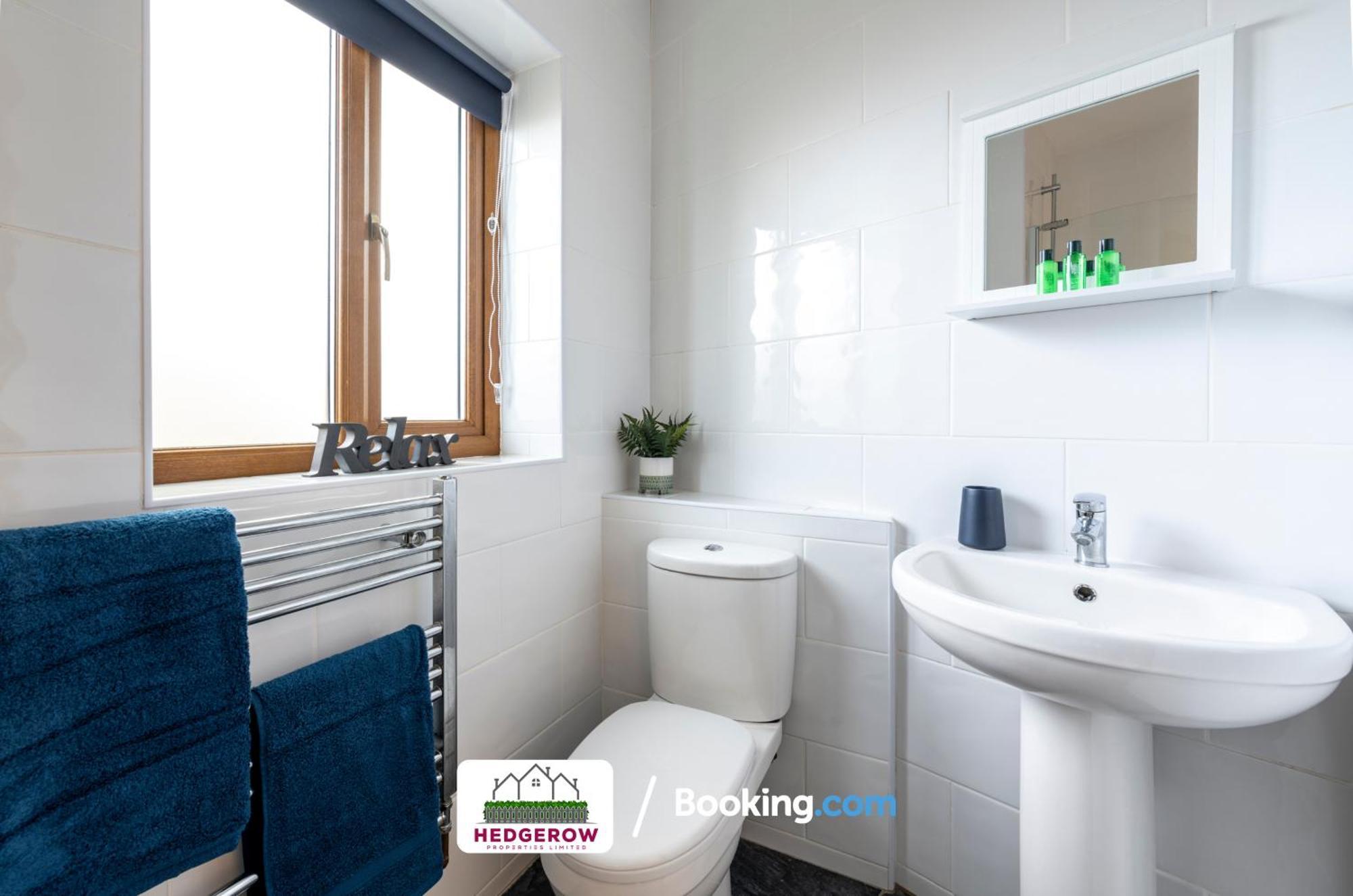 Secure 2-bed Escape For 6 With Tranquil Garden L Special Deals L Last-minute Deals L Truro