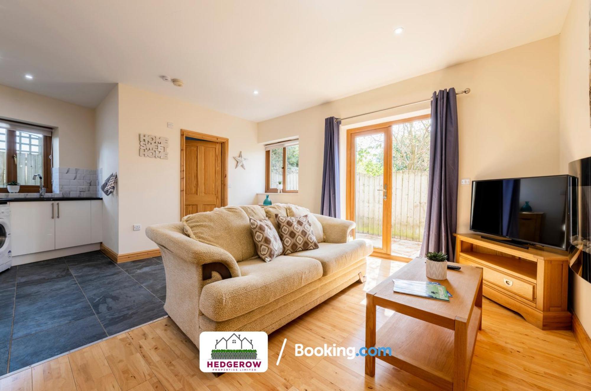 Secure 2-bed Escape For 6 With Tranquil Garden L Special Deals L Last-minute Deals L Truro